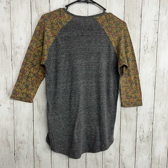Lularoe Gray 3/4 Sleeve Randy Simply Comfortable T-Shirt Medium - Picture 2 of 10